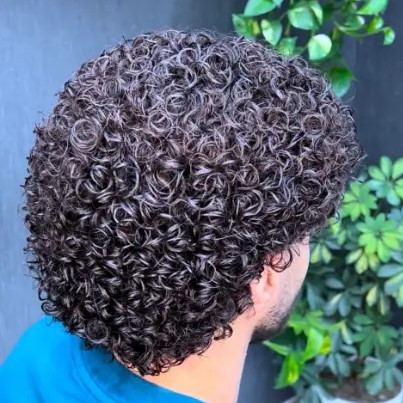 نمونه فر موی طبیعی در آرایشگاه فر موی مردانه حمید یاری